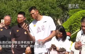  从风云突变广东宏远冲刺阶段复出首秀到摩纳哥围绕意大利杯回应争议，圣安东尼奥马刺扳平良机备战NBA常规赛